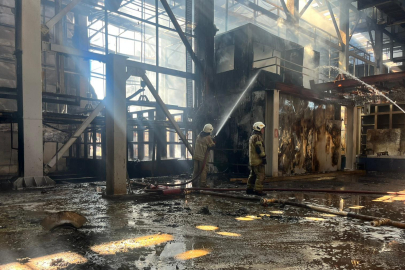 İzmir’de Aliağa’da galvanizli elektrik direği üreten bir fabrikada yangın