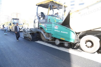 Melikgazi’de Yol ve Asfalt Çalışmaları Devam Ediyor