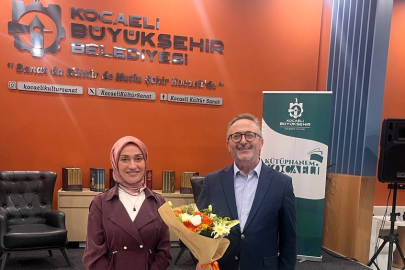 KOCAELİ (İGFA) – Kültür ve Sosyal İşler kapsamında faaliyet gösteren Müzeler ve Kütüphaneler Şube Müdürlüğü’nün çatısı altında bulunan “Kütüphanem Kocaeli”, 15. Kitap Fuarı öncesi düzenlediği kütüphane buluşmalarının üçüncüsünü İzmit Milli İrade Meydanı’ndaki Sanat Kafe’de gerçekleştirdi.