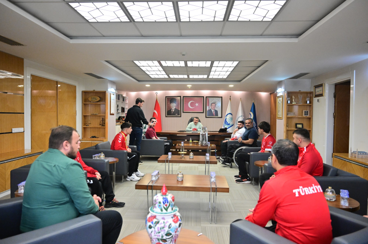 Başkan Oktay Yılmaz Yıldırımlı Sporcuları Ağırladı