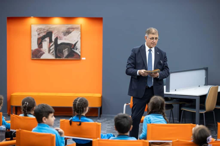 İzmir’de Okul Aile Birliklerine Kitap Okuma Etkinliği