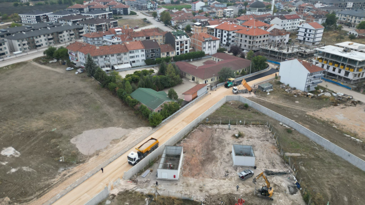 İnegöl Belediyesi'nden 4 Mahallede 5 Sokakta Asfalt Çalışması