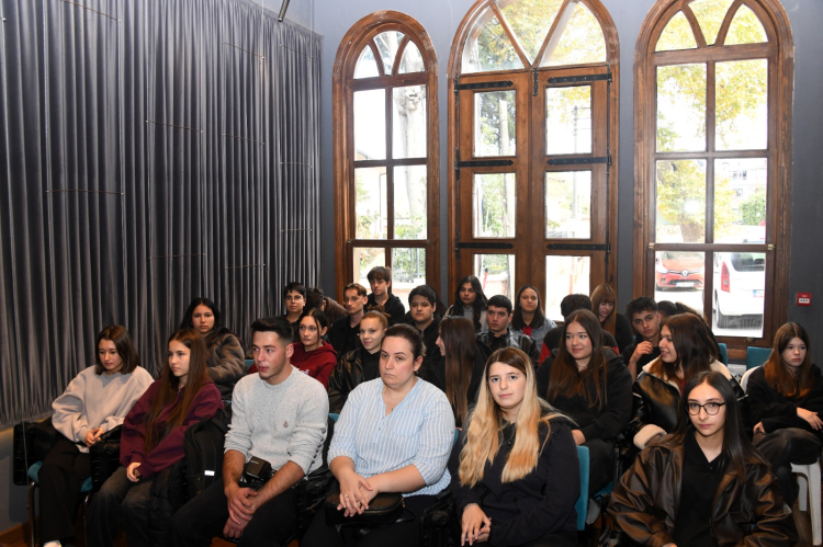 İlçe merkezindeki buluşmada spor medyası ve gençler konuşuldu