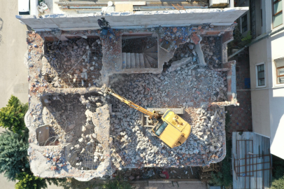 Güneştepe Mahallesi’nde Ruhsata Aykırı İnşaata Yıkım Uygulaması