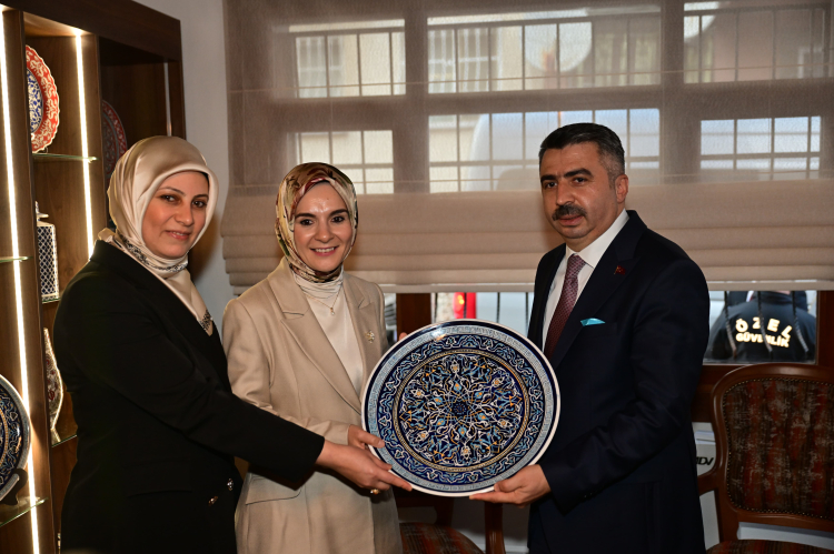 Bir Okul Bir Atölye Bir Düşünce Merkezi