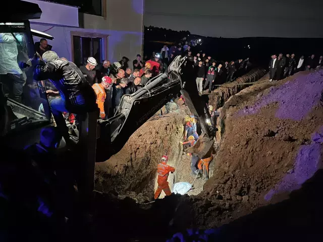 İki Kardeş Göçük Altında Kaldı, Hayatını Kaybetti