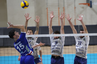 İstanbul (İGFA) - Gebze Spor Salonu’nda oynanan mücadelede verilen setler sonucunda Bursa Büyükşehir Belediyespor 3-1 galip geldi.