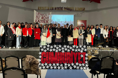 Öğrencilerin Cumhuriyet Bayramı Gösterisi