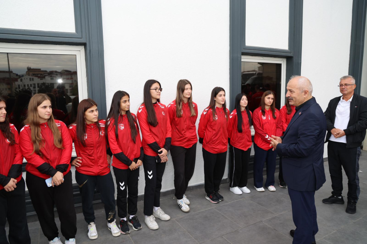 U17 ve U20 Serbest Güreş Milli Takımları Balkan Şampiyonası için hazır
