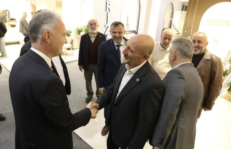 İnegöl Mobilya Fuarı Açılışı ve Yoğun İlgi
