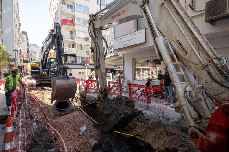 İzmir Büyükşehir Belediyesi İZSU, Konak Alsancak, Kültür ve Mimar Sinan mahallelerinde yıllardır süren taşkın ve kötü koku sorununa kalıcı çözüm için kapsamlı bir altyapı yatırımı başlattı.