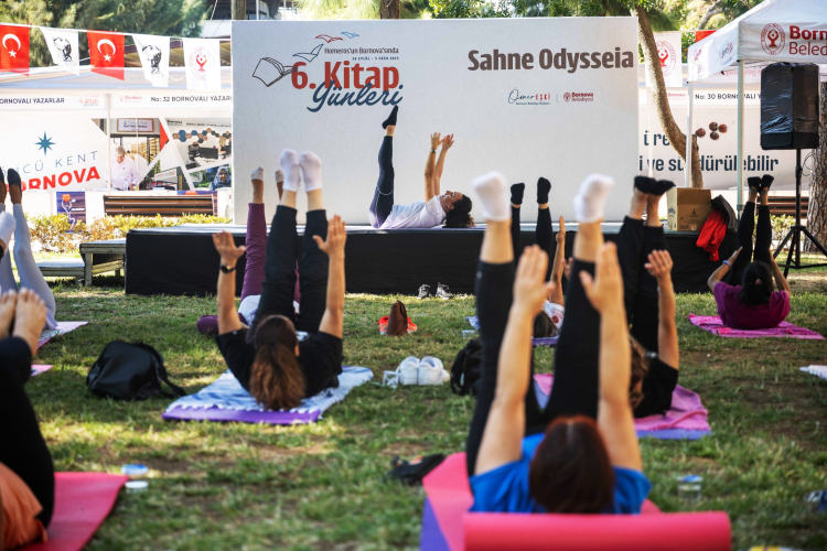 İzmir’de Bornova Kitap Günleri sürüyor