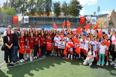 İzmir Karabağlar’da gençlik ve spor yatırımları sürüyor
