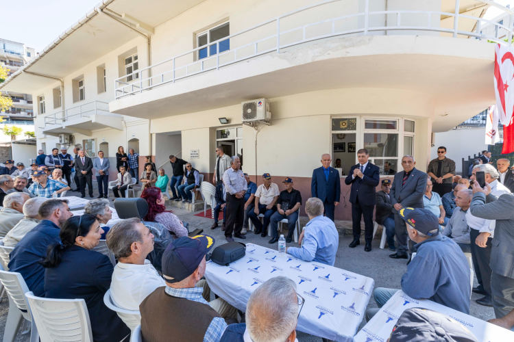İzmir Büyükşehir Belediyesi Başkanından Hayır Yemeği Katılımı