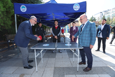 Kayseri Büyükşehir Belediyesi, öğrenci dostu yaklaşımıyla bilgi akışını sürdürüyor