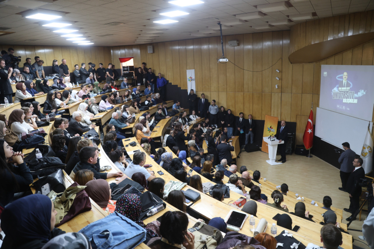 Konya Büyükşehir Belediye Başkanı Altay, Üniversite Öğrencileriyle Buluştu