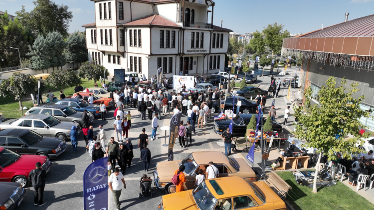 Bursa’da Mercedes Tutkunları Buluşması