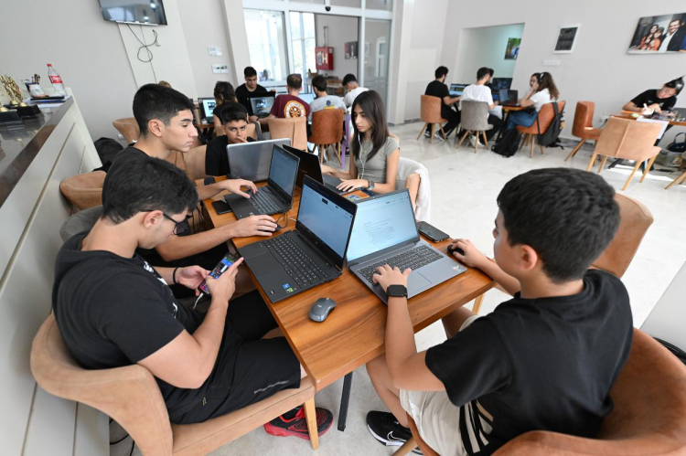 NASA Space Apps Challenge 2024: Mersin'de 48 saatlik hackathon