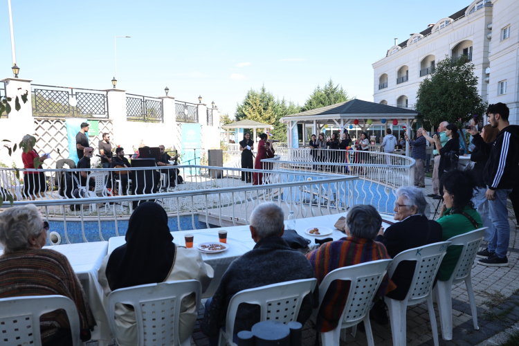 Nilüfer’de Yaşlılar Günü Coşkusu