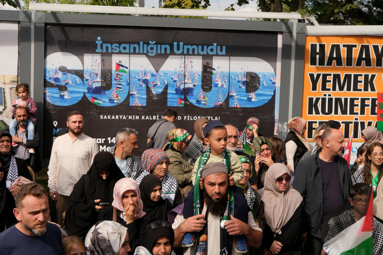 Sakarya Halkı Filistin İçin Sokağa Dö küldü