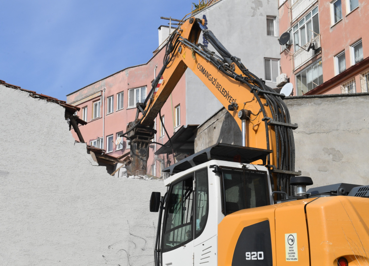Tarihi Koruyan Yıkım: Bursa Osmangazi Belediyesi