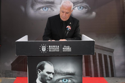 Bozbey Duygularını Dışa Vurdu