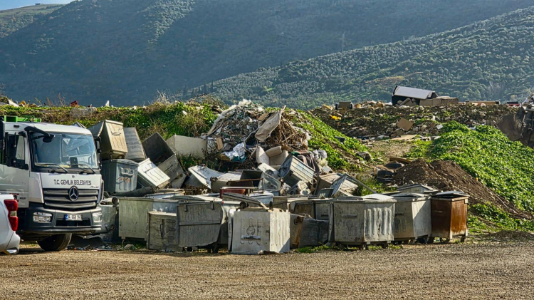 Şehir Temizliği İçin Mevcut Konteynerler Yenilendi