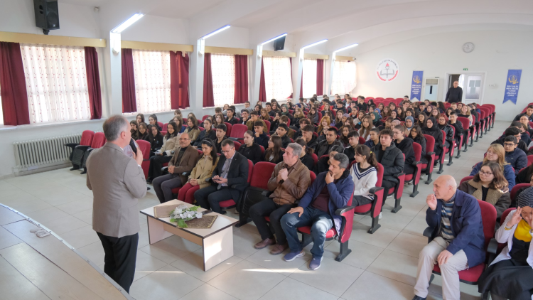 Bursa İnegöl'de Başkan Taban Gençlere Ufuk Açıyor