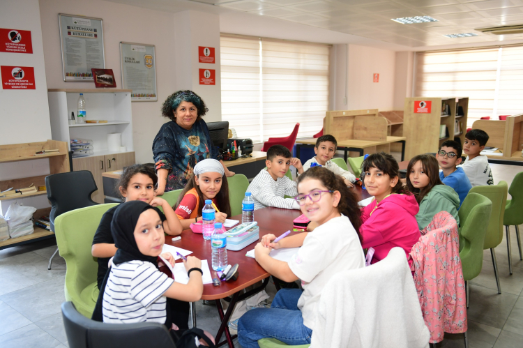 Çocuklar İçin Yaratıcı Yazarlık Atölyesi