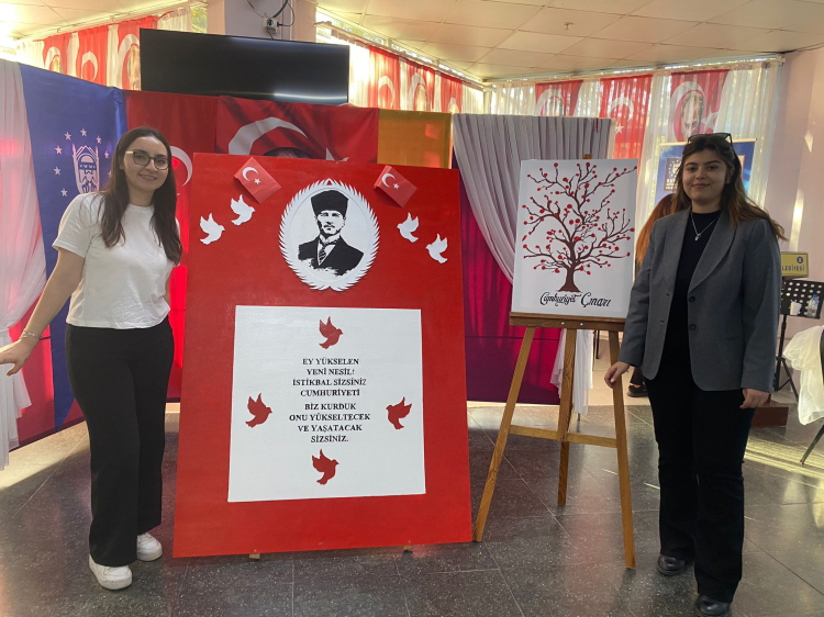 Bursa Rotaract'tan Cumhuriyet Yolu Projeleriyle Anlamlı Etkinlikler