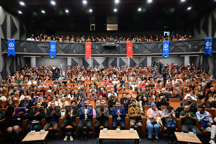 Yıldırım’da Ünlü Sanatçıyla Coşku