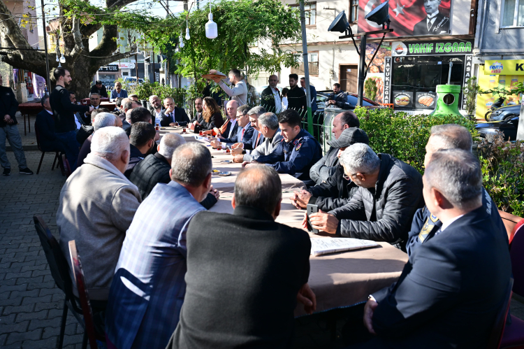 Bursada Başkan Yılmaz Vakıf Mahallesi’nde Vatandaşlarla Buluştu