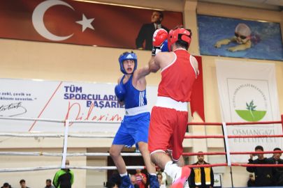 Bursa'da Boksun Kalbi Attı