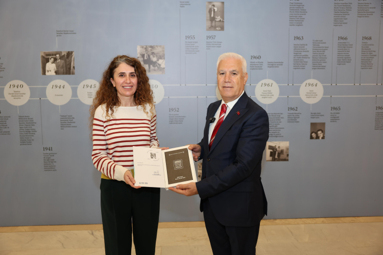 Gözlerimin Önündesin sergisiyle İyem ailesinin eserleri Bursalılarla buluşuyor