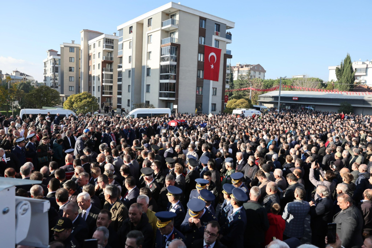 Bursalı Şehitler İçin Yüzlerce Kişi Uğurladı