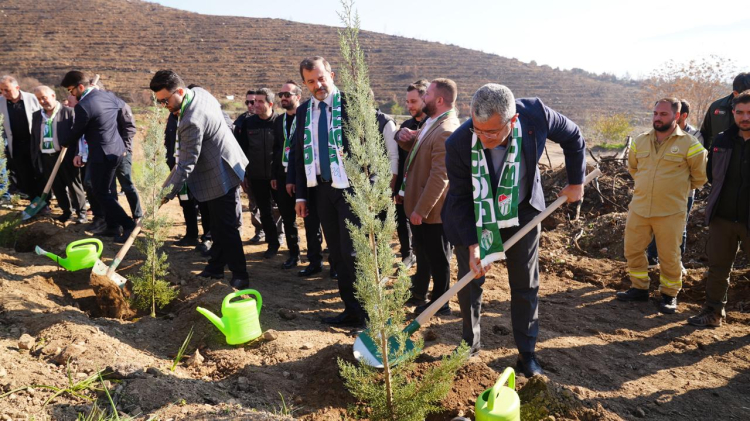 Bursaspor’lu Forvetler Gürsu’da Fidan Dikti