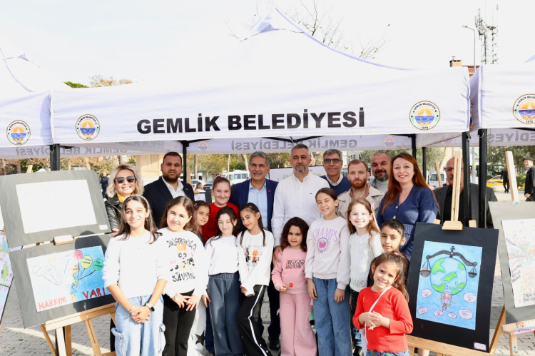 Gemlik'te Çocuklar Haklarını Resimlerle Anlattı