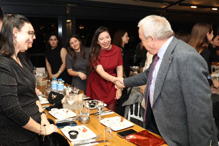 Nilüfer Belediye Başkanından Öğretmenlere Övgü