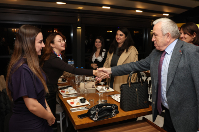 Nilüfer Belediye Başkanından Öğretmenlere Övgü