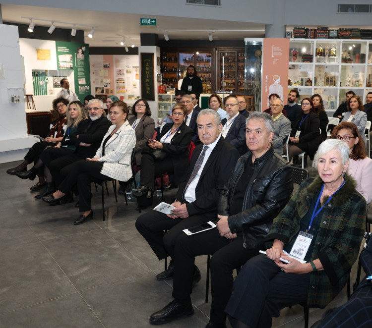 Nilüfer Belediyesi Dr. Ceyhun İrgil Sağlık Müzesi’nde düzenlenen sempozyum