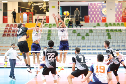 Erkek Voleybol Takımı Evinde Mücadele Etti