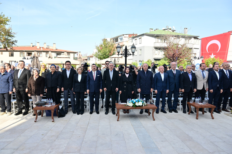 Yeni Merkez Bursa’da Sanat ve Dikir Düşünceye Açıldı