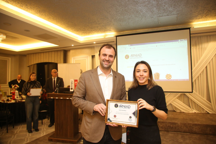 ARNİAD Ailesi Arnavut Öğrencilerle Buluştu