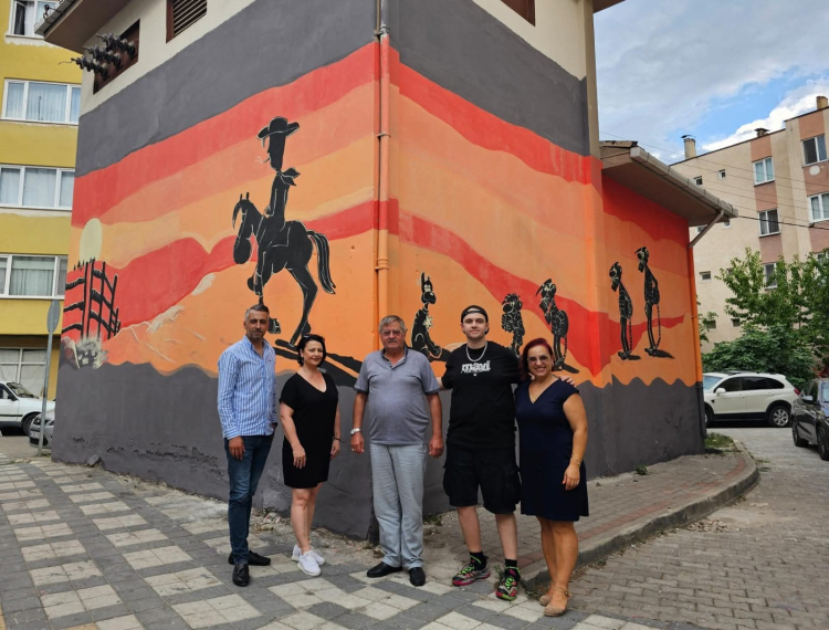 Bursa Gemlik’te Atıl Alanlar Sanatla Güzelleşiyor