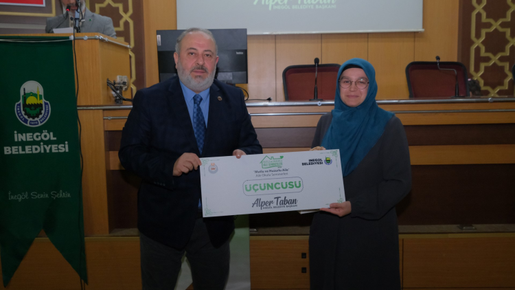 Bursa İnegöl Aile Okulu Ödülleri Sahiplerini Buldu