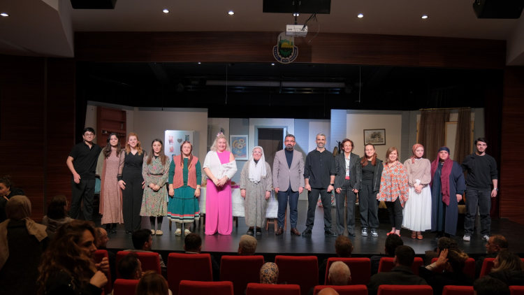 İnegöl Belediyesi Şehir Tiyatrosu’nun Yeni Oyunu Gala Gecesi