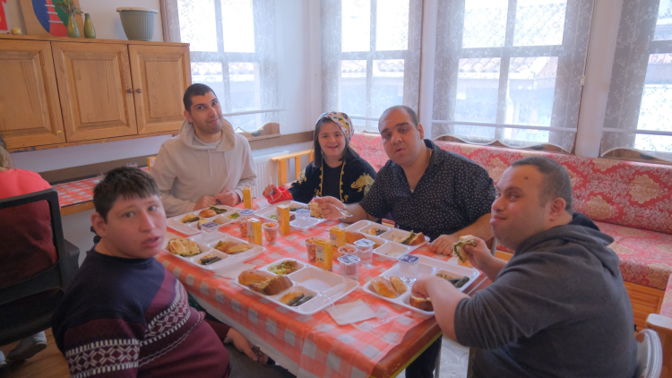Engelsiz Yaşam Merkezi’nde Yerli Malı ve Dayanışma Vurgusu