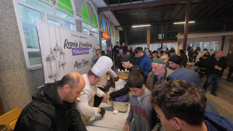 Bursa İnegöl'den Bin Kişilik Helva Ikramı