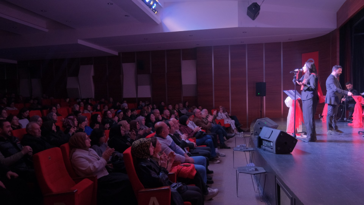 Bursa İnönü THM Gençlik Korosu ile Kulaklar Temizlendi