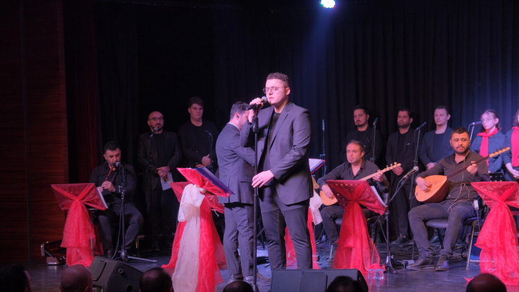 Bursa İnönü THM Gençlik Korosu ile Kulaklar Temizlendi